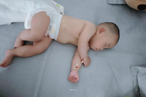 连云港三个月宝宝抬头不稳
